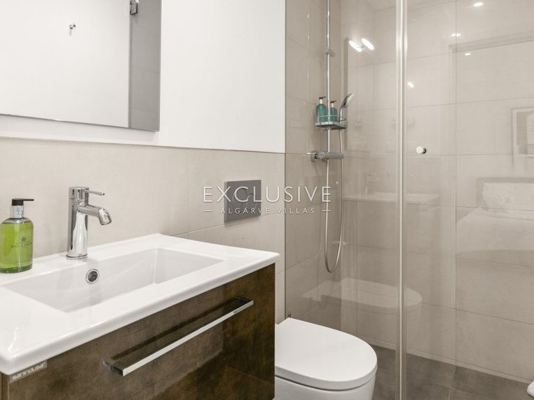 Villa for Sale in Praia Da Luz, Algarve 19