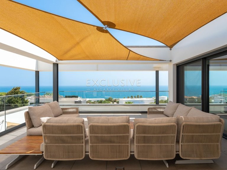 Villa for Sale in Praia Da Luz, Algarve 7
