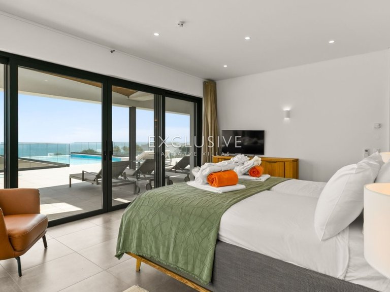 Villa for Sale in Praia Da Luz, Algarve 11