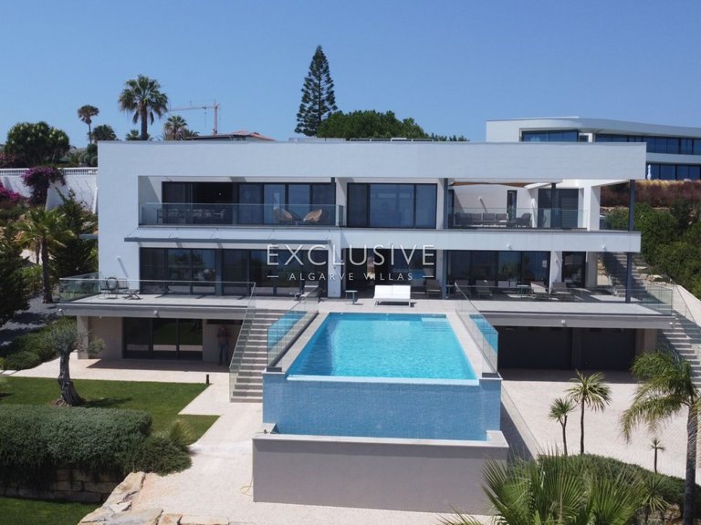 Villa for Sale in Praia Da Luz, Algarve 29