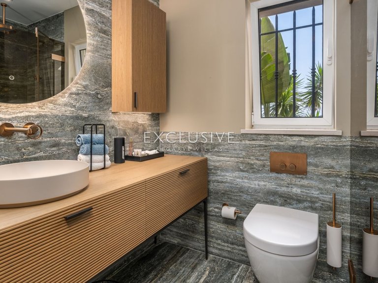 Villa for Sale in Praia Da Luz, Algarve 32