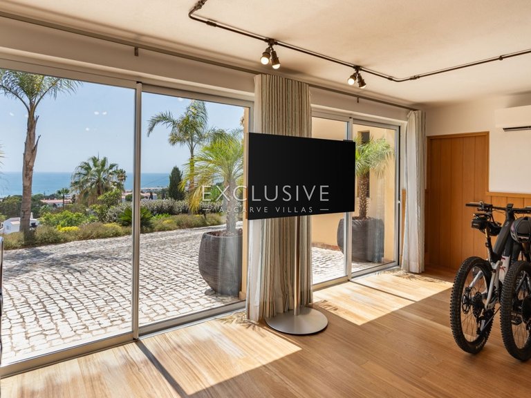 Villa for Sale in Praia Da Luz, Algarve 34