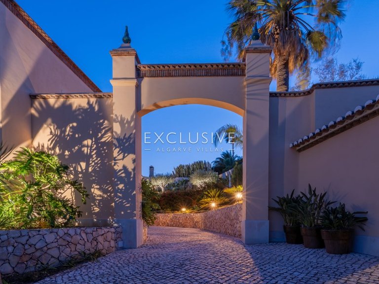 Villa for Sale in Praia Da Luz, Algarve 38