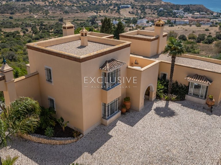 Villa for Sale in Praia Da Luz, Algarve 26