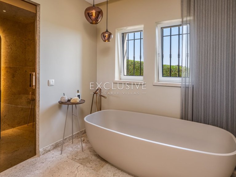 Villa for Sale in Praia Da Luz, Algarve 19