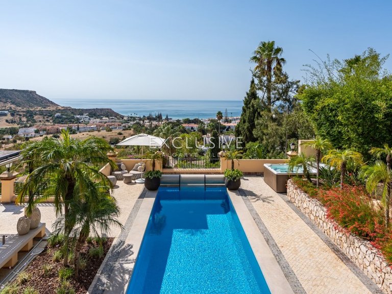 Villa for Sale in Praia Da Luz, Algarve 20