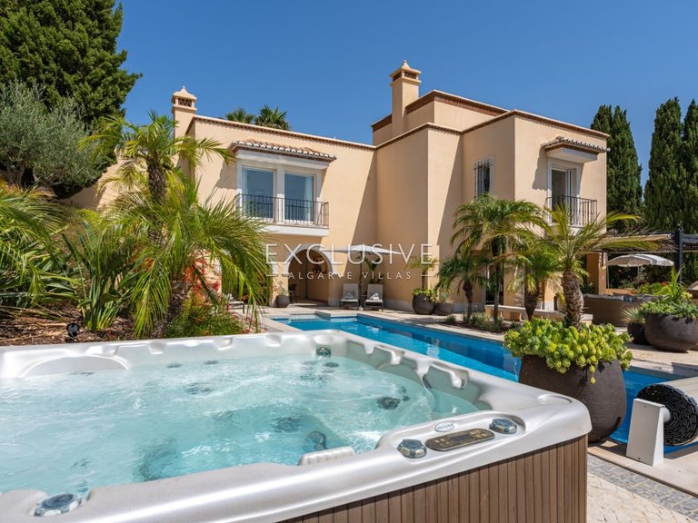 Villa for Sale in Praia Da Luz, Algarve 22