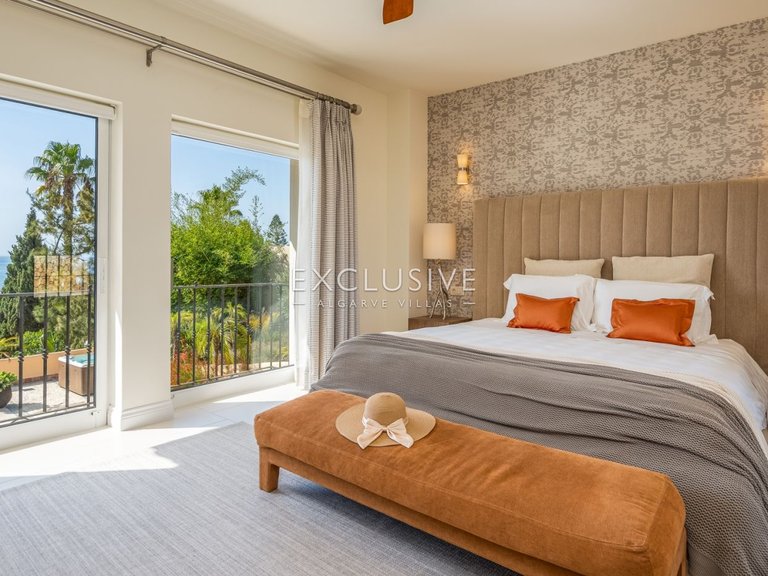 Villa for Sale in Praia Da Luz, Algarve 14