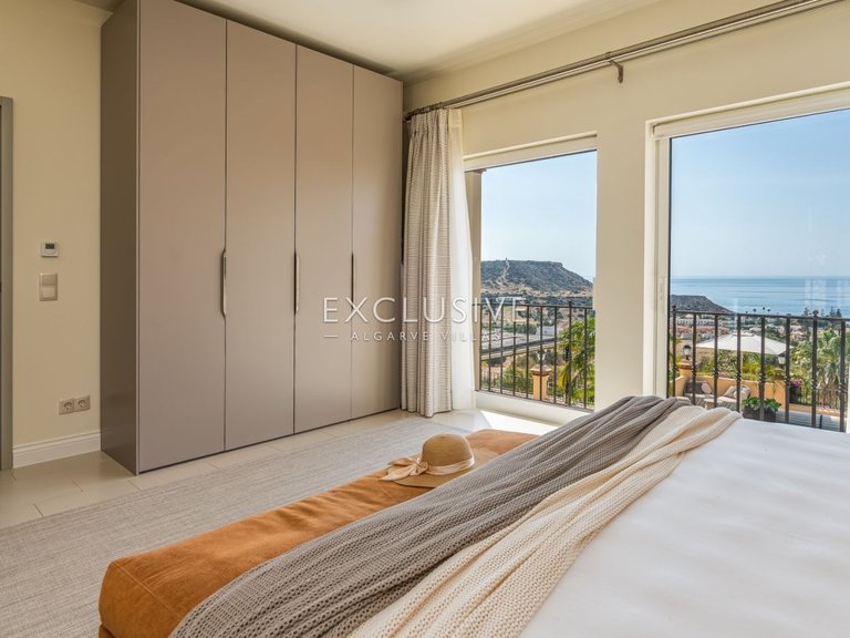 Villa for Sale in Praia Da Luz, Algarve 15