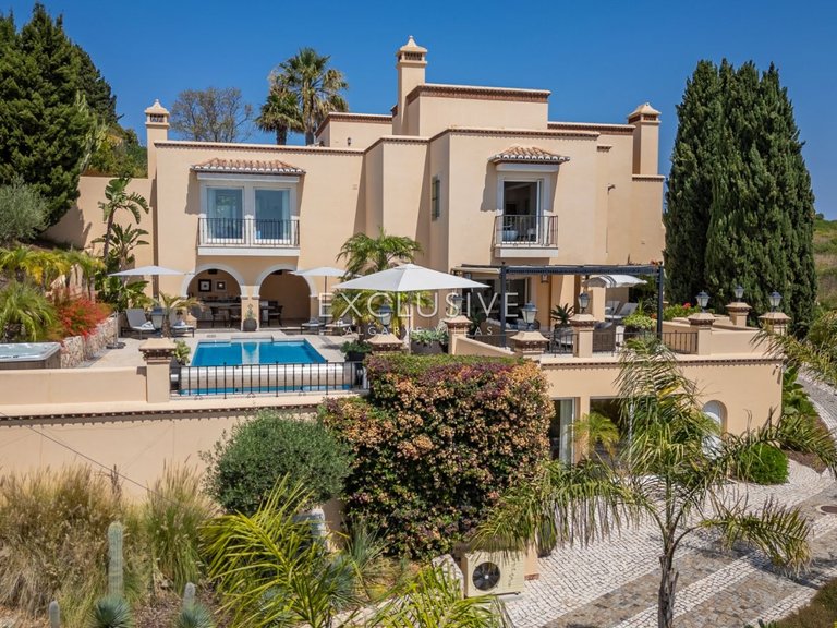 Villa for Sale in Praia Da Luz, Algarve 2