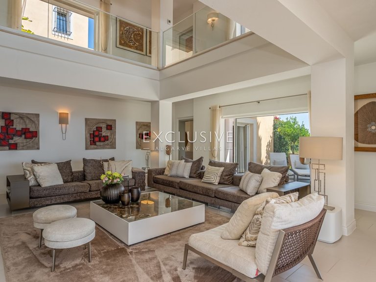 Villa for Sale in Praia Da Luz, Algarve 5