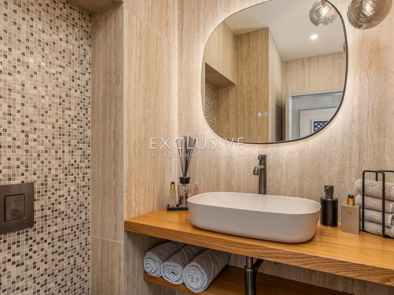 Villa for Sale in Praia Da Luz, Algarve 7