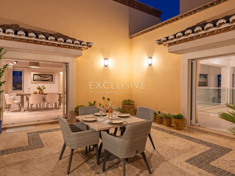 Villa for Sale in Praia Da Luz, Algarve 41