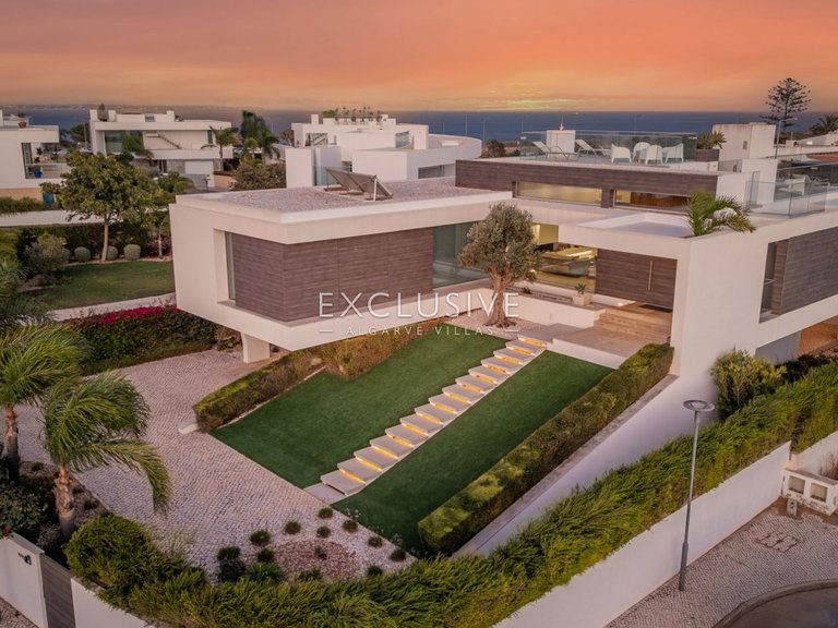 Villa for Sale in Lagos, Algarve 25