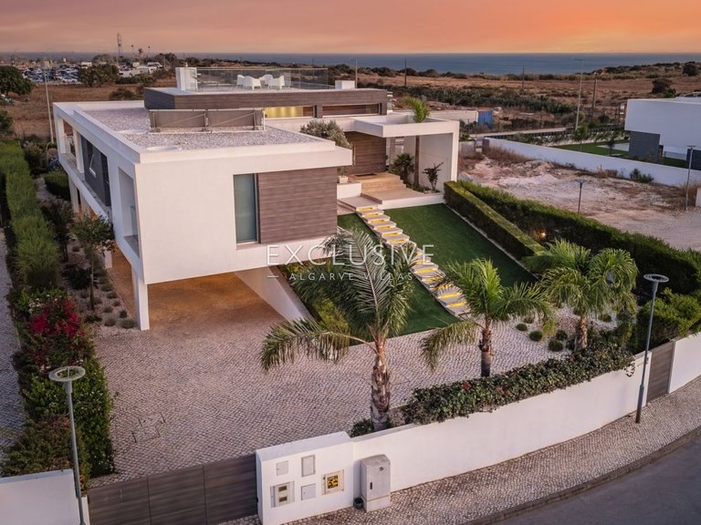 Villa for Sale in Lagos, Algarve 26