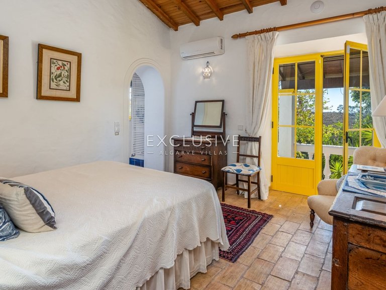 Villa for Sale in Bensafrim, Algarve 42