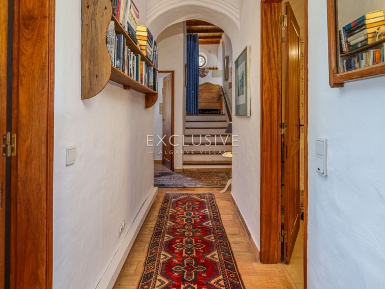 Villa for Sale in Bensafrim, Algarve 35