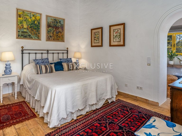 Villa for Sale in Bensafrim, Algarve 43