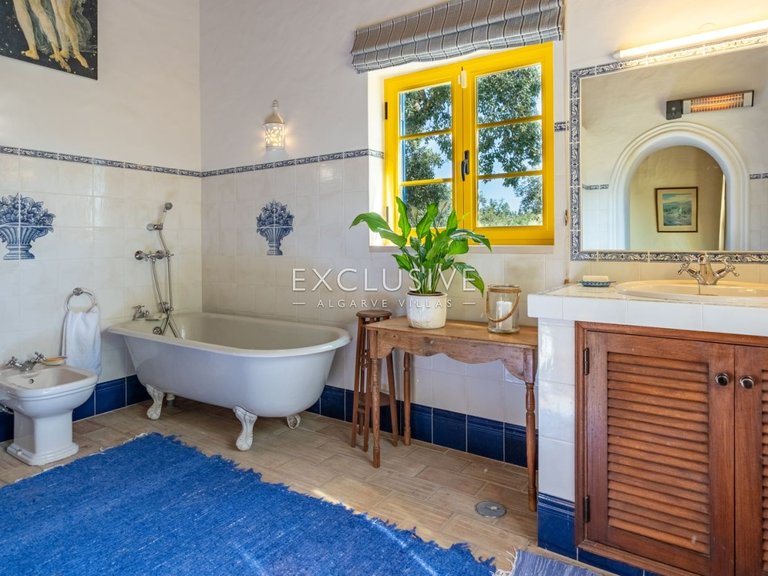 Villa for Sale in Bensafrim, Algarve 44