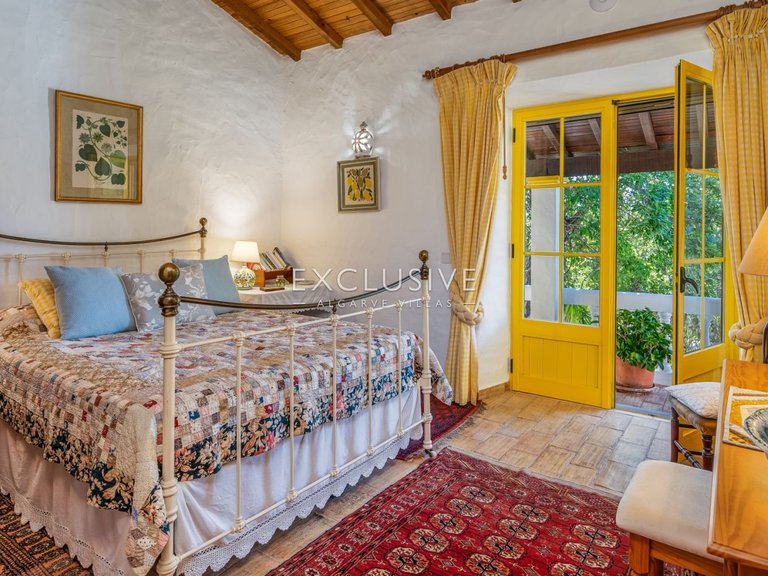 Villa for Sale in Bensafrim, Algarve 38