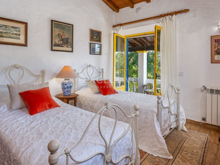 Villa for Sale in Bensafrim, Algarve 36