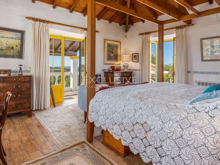 Villa for Sale in Bensafrim, Algarve 28