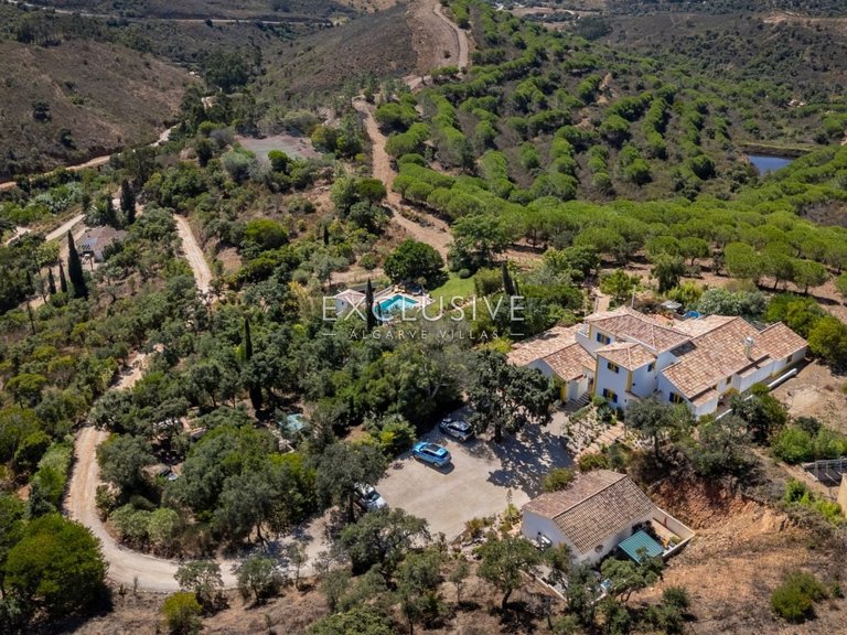Villa for Sale in Bensafrim, Algarve 7