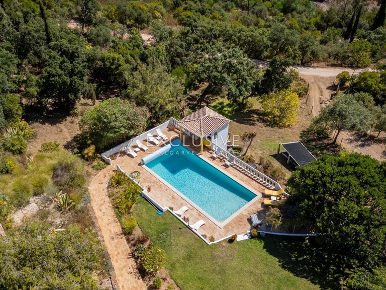 Villa for Sale in Bensafrim, Algarve 6