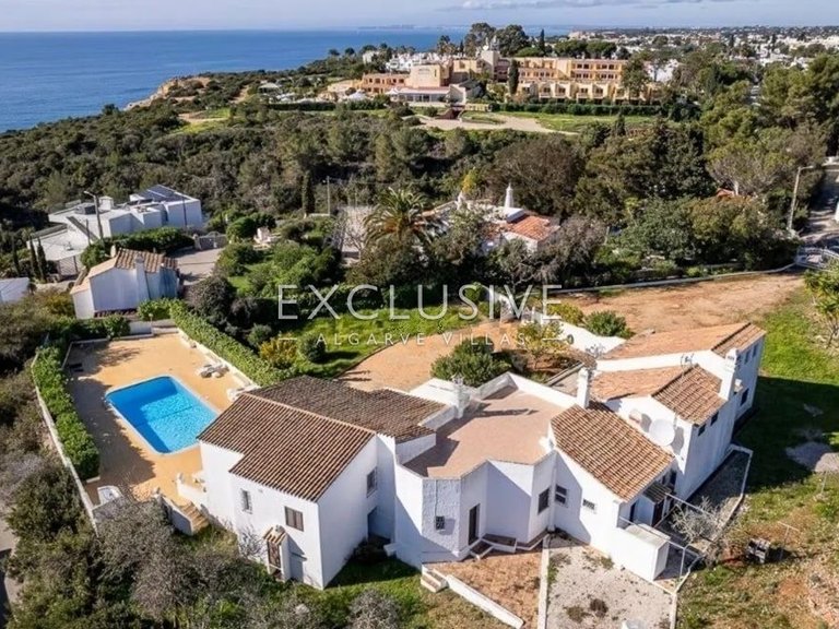 Villa for Sale in Carvoeiro, Algarve 29