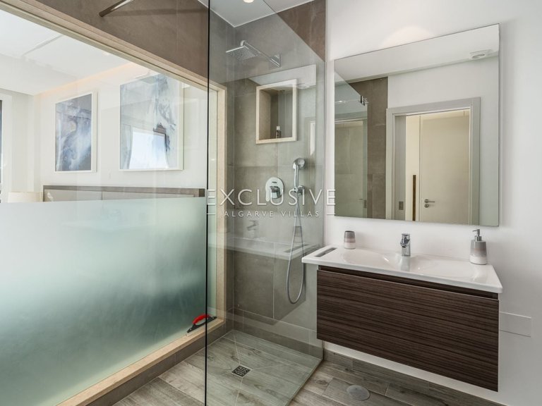 Villa for Sale in Lagos, Algarve 18