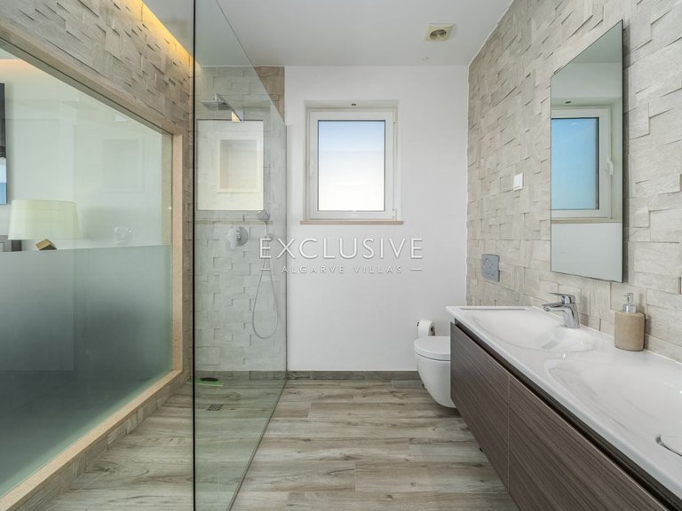 Villa for Sale in Lagos, Algarve 20