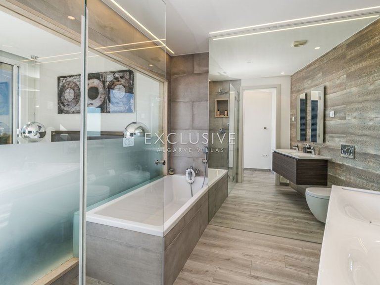 Villa for Sale in Lagos, Algarve 25