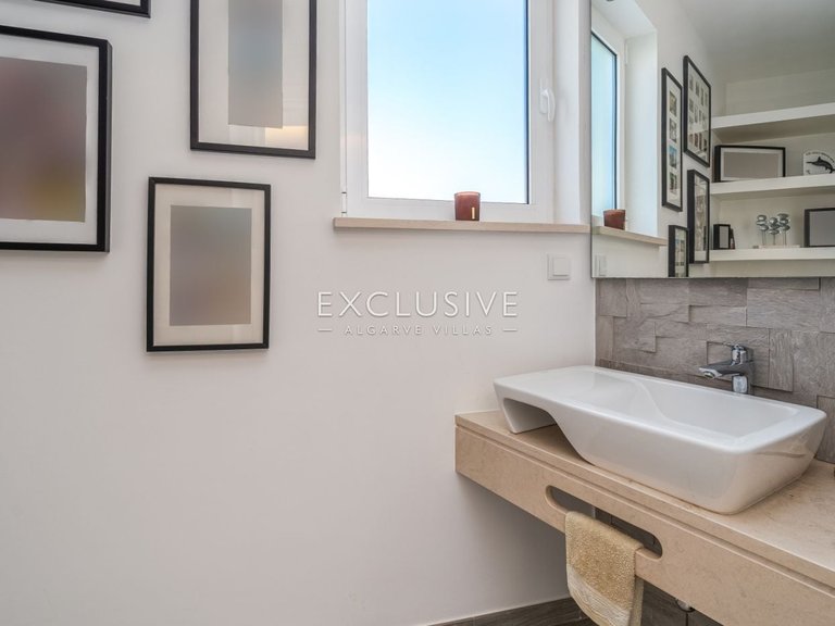 Villa for Sale in Lagos, Algarve 11