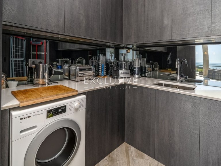 Villa for Sale in Lagos, Algarve 10