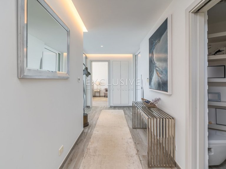 Villa for Sale in Lagos, Algarve 12