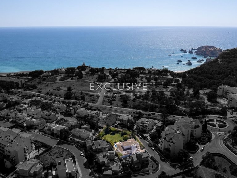 Villa for Sale in PortimÃo, Algarve 38