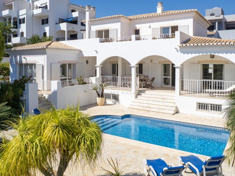 Villa for Sale in PortimÃo, Algarve 1