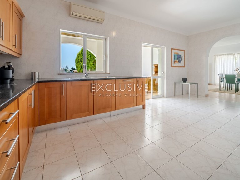 Villa for Sale in PortimÃo, Algarve 11