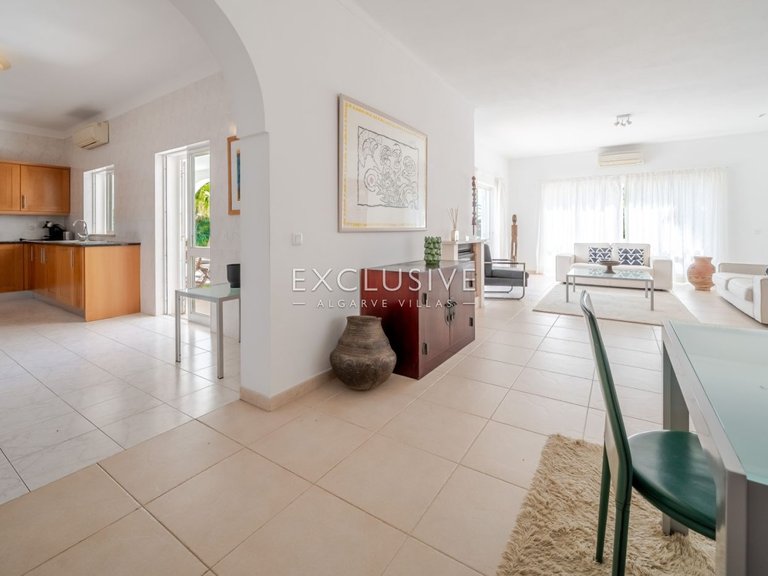 Villa for Sale in PortimÃo, Algarve 9