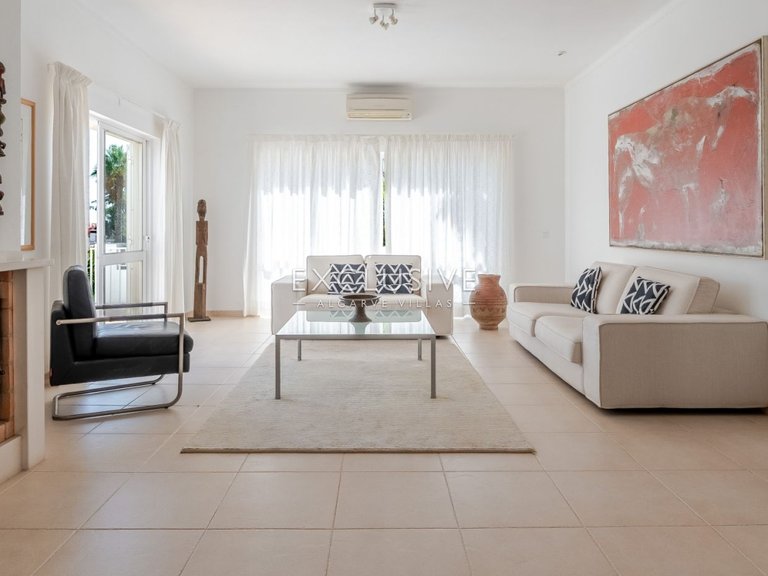 Villa for Sale in PortimÃo, Algarve 7