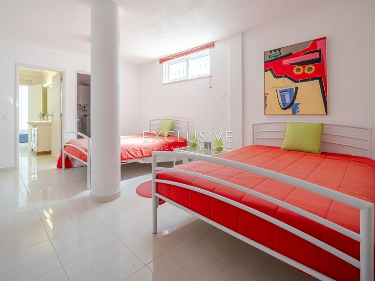 Villa for Sale in PortimÃo, Algarve 27