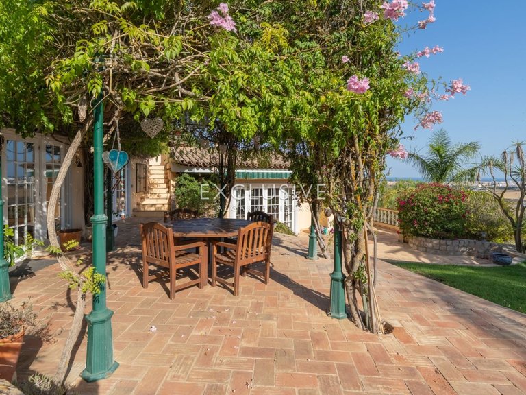 Villa for Sale in Praia Da Luz, Algarve 11