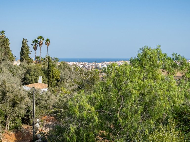 Villa for Sale in Praia Da Luz, Algarve 37
