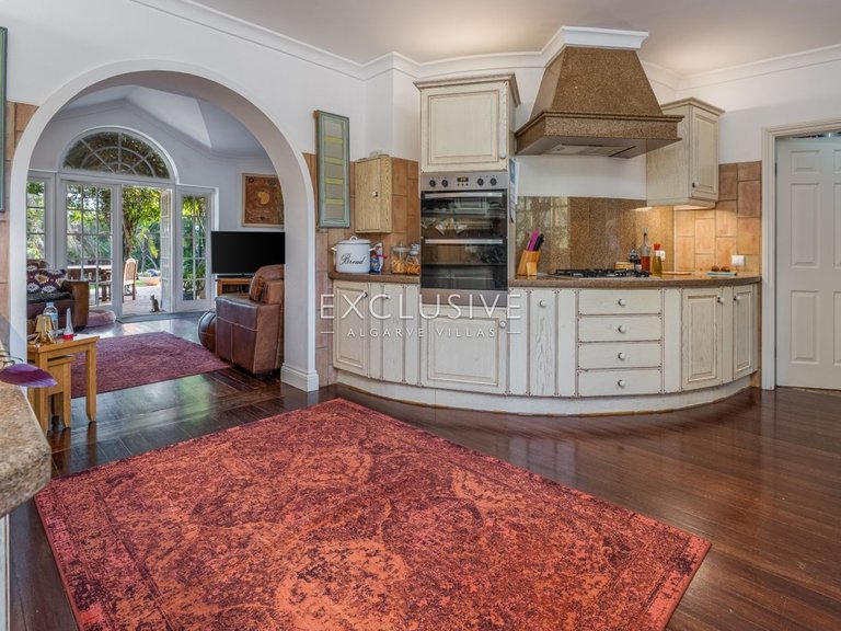 Villa for Sale in Praia Da Luz, Algarve 18