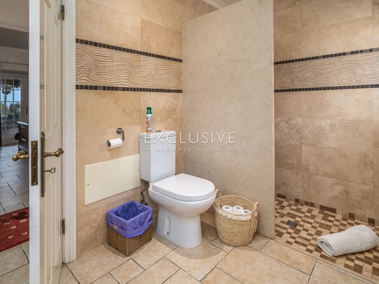 Villa for Sale in Praia Da Luz, Algarve 34