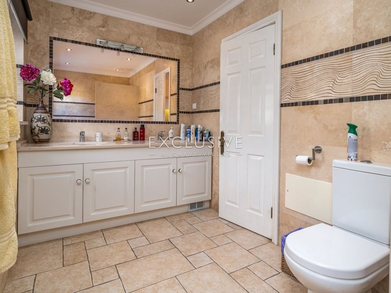 Villa for Sale in Praia Da Luz, Algarve 36