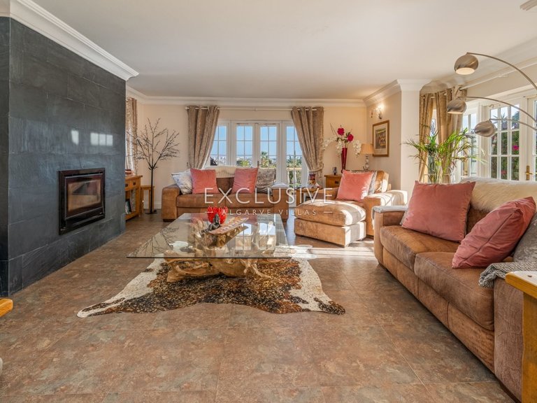 Villa for Sale in Praia Da Luz, Algarve 7