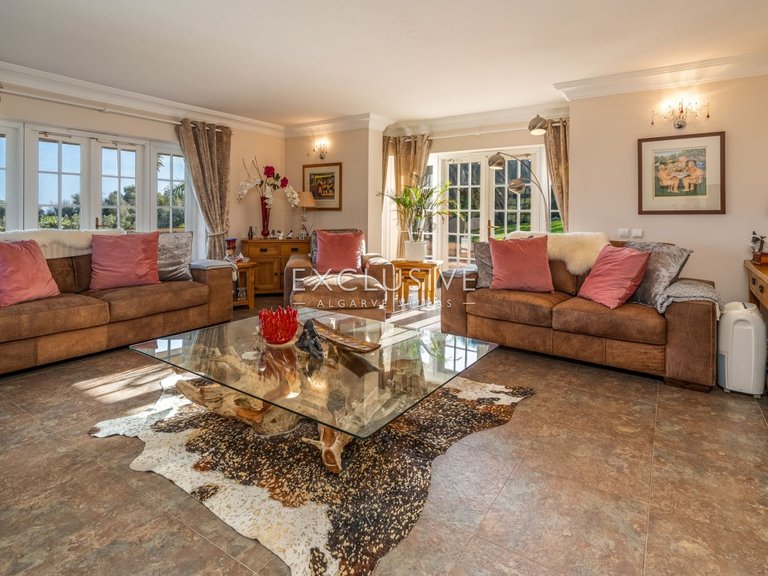 Villa for Sale in Praia Da Luz, Algarve 9