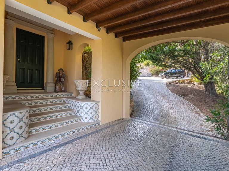 Villa for Sale in Praia Da Luz, Algarve 50