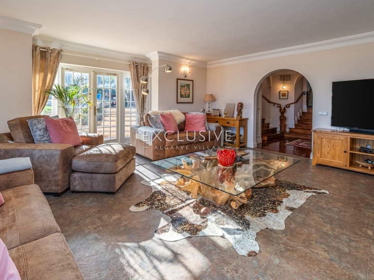 Villa for Sale in Praia Da Luz, Algarve 8